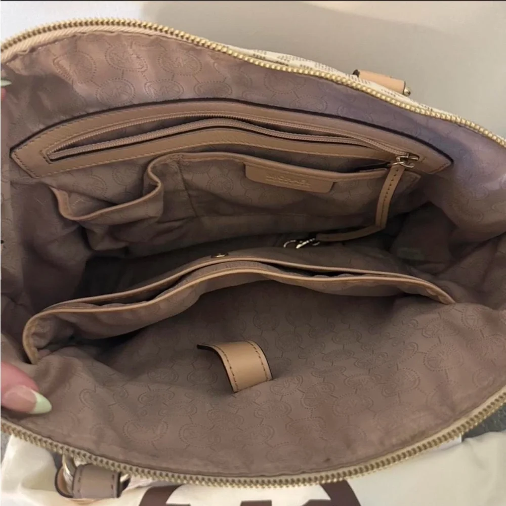 Michael Kors Beige Jet Set Tote Bag